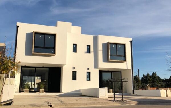 Duplex en Chacra del Norte, Duplex en Chacra del Norte en Venta &#8211; Usado Pileta