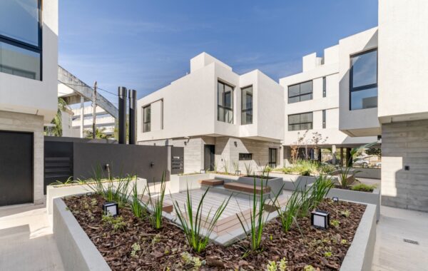 Distrito 20 Housing, Distrito 20 Housing