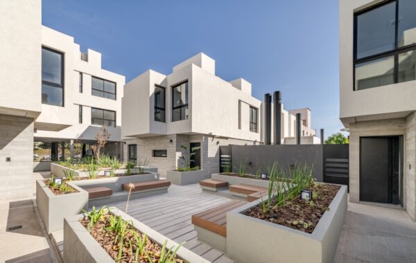 Distrito 20 Housing, Distrito 20 Housing